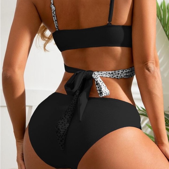 Black and White Bikini - Picture 2 of 5